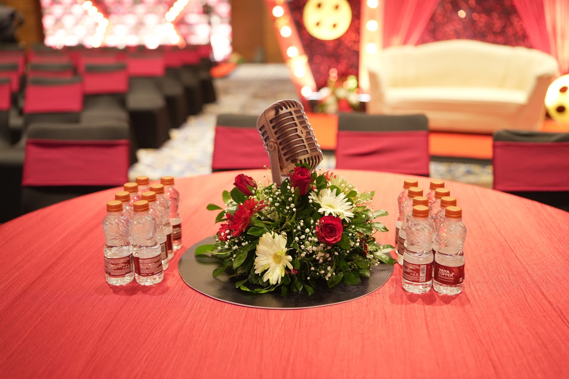 Table Décor & Floral Setup